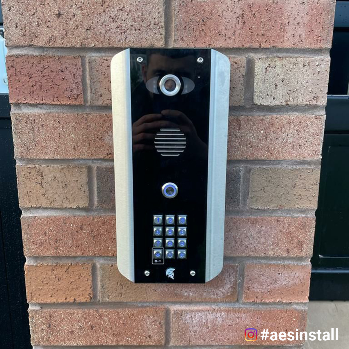 AesUsa's tweet photo. A very modern and dramatic black roller gate installation combined with our 4G Praetorian Guard intercom.
Thanks to Robert Kiely BIRMINGHAM GATE SERVICES LIMITED for sharing his work. Great job.
https://t.co/1SzhSBoV0y
#realestate #usproperty #acesscontrol #cellularintercoms https://t.co/fquxQg6pCP