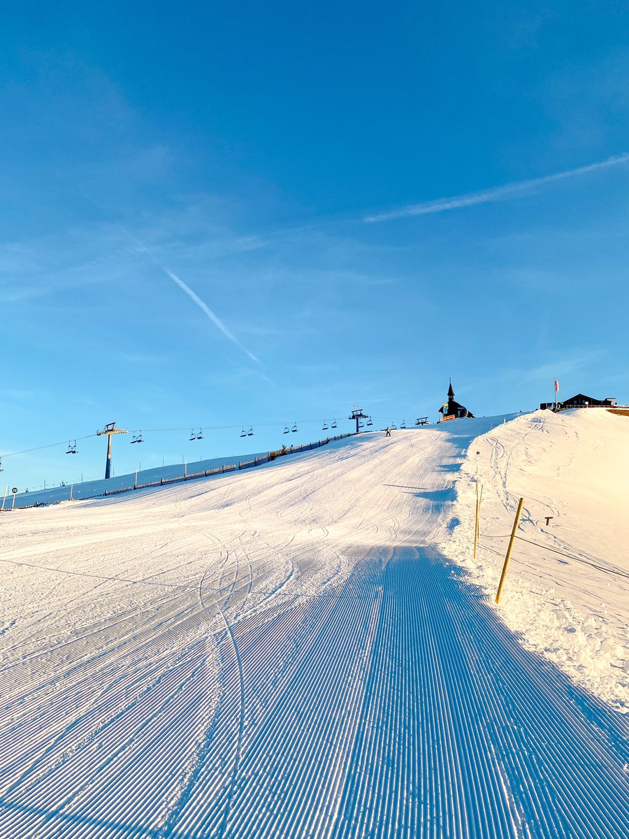 Todays Ski‘n‘Brunch 🥐🎿 #skiing #sunriseskiing #brunch #schmitten #schmittenhöhe #zellamsee #zellamseekaprun #salzburgerland #visitaustria