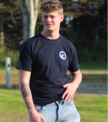 NikiH02's tweet photo. GIVEAWAY Atlantic trøje med navn🌊
https://t.co/ahbLbnn5H5
kravene for at deltage 
1. Følg 
@NikiH02 
@AtlanticDK 
2. Sub Atlantic Youtube https://t.co/46M57Q6Mc1
3. RT♻️

Vinder vil blive fundet mandag den 14/02-2022 
kl 22.30 
Derefter blive kontaktet af Niki. https://t.co/h0R5FEthks