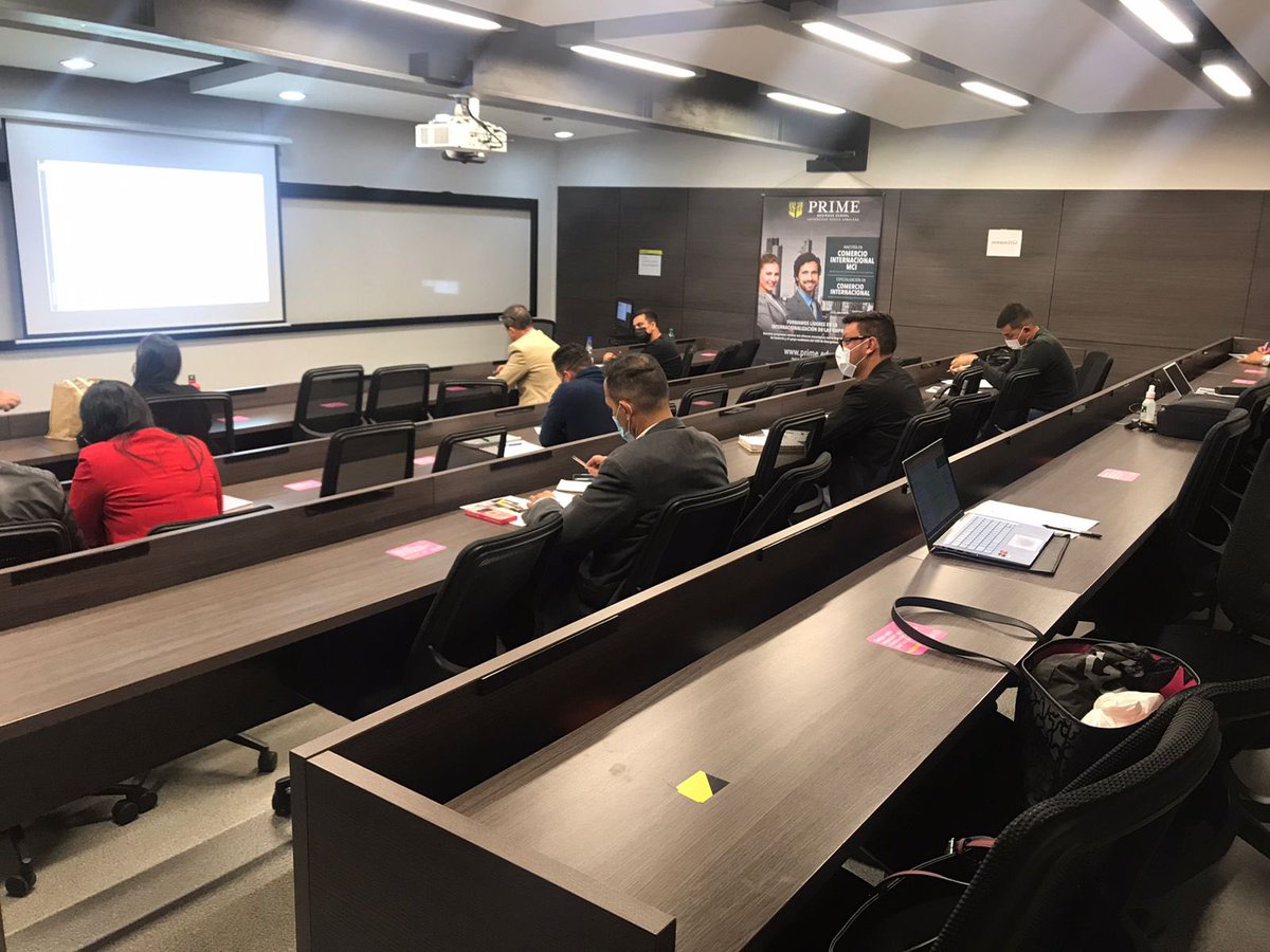 julyaragon85's tweet photo. En #Bogotá dimos inicio al entrenamiento presencial de @PROCOLOMBIACO en alianza con @USergioArboleda para los nuevos exportadores. Los invitamos a conocer los entrenamientos de sus ciudades y seguir aumentado su #FormaciónExportadora en https://t.co/REAk4zzEqU https://t.co/KT8GKiJKop