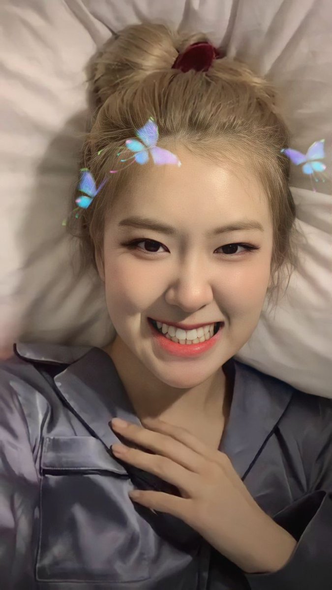 cholatecloud's tweet photo. #OurRockstarROSÉDay
si cantik udh nambah umur nih🥺💗 https://t.co/upMlgszNDp