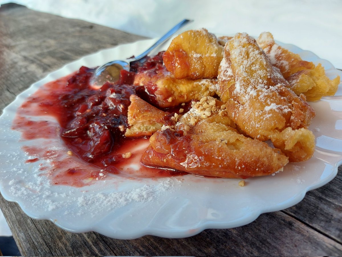 TilHuber's tweet photo. Disruptiver Kaiserschmarrn #AlbertLinkHütte https://t.co/XHWqUwAJ8j
