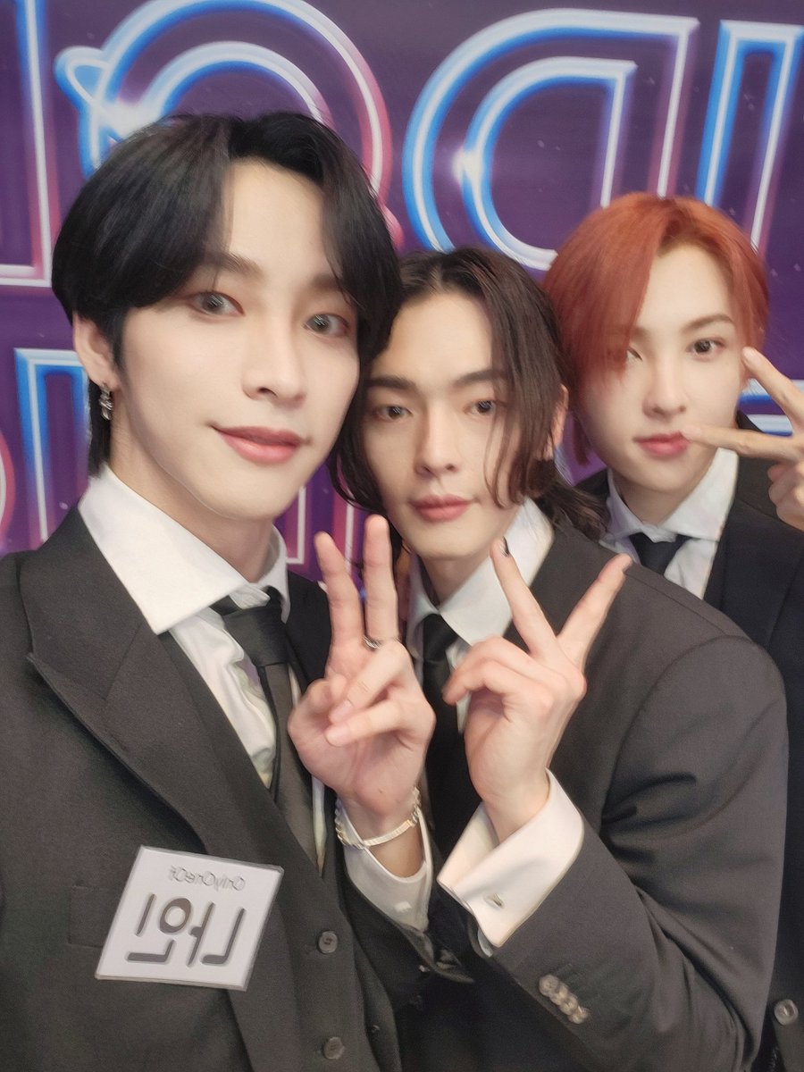 AOnlyoneof's tweet photo. 220210 | • تحديث
تحديث حساب idol radio Korea بصور ل اونليوناوف

-Z
@OnlyOneOf_twt 
#OnlyOneOf https://t.co/1Tzqhh9agC
