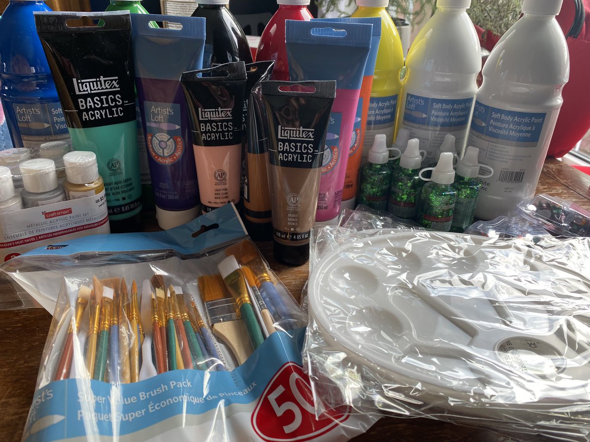 JohnMuskoka's tweet photo. Tomorrow @ the daytime #warmingcentre we will be embarking on a community art project. So looking forward to seeing what will come to life on canvas. Stay tuned for progress updates ๐ #Barrie #art #community #JHSSM #theplacelovebuilt https://t.co/8crmhJXBmj