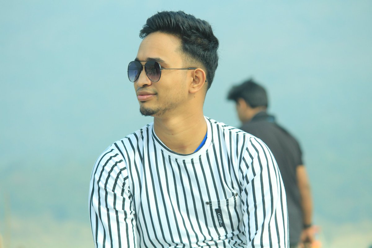 officialarif28's tweet photo. জীবন যুদ্ধে তিনি বিজয়ী হন। যিনি সব কঠিন কে জয় করে সফলতা অর্জন করতে পারেন! কঠিন সময়ে আমরা আল্লাহর কাছে দোয়া করতে পারি বেশি বেশি। কারণ একমাত্র তিনিই আল্লাহ পারেন আমাদের সব কঠিন কে সহজ করে দিতে! #AriF28 #Adnan https://t.co/rPt767xz2B