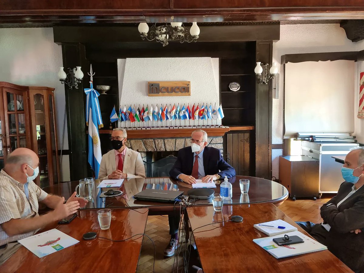 incucaioficial's tweet photo. 🔵 Se realiza ahora la primera reunión para la implementación del Convenio de Cooperación entre Argentina y República Dominicana en materia de trasplante 🤝🏽 https://t.co/0cxIwDAxbl