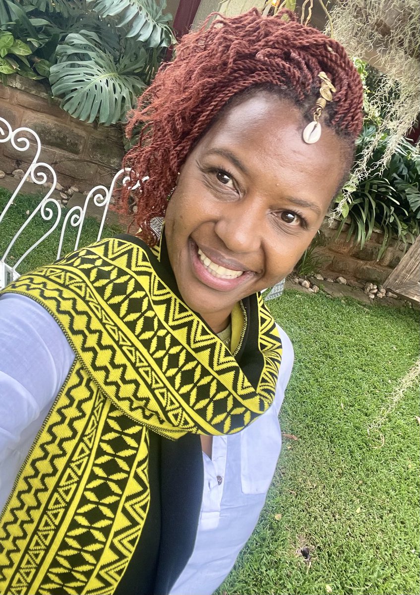 CCiiru's tweet photo. Love brewed in an African pot ๐. We continue celebrating the month of love with my love for Africa ๐.
How many ways can you wear the scarf ? ๐ง๐
โฆ.
Launching our funky unisex scarfs , perfect for the chilly evenings and mornings .
#FunWear #FunHomes https://t.co/qtOGwVdkNi