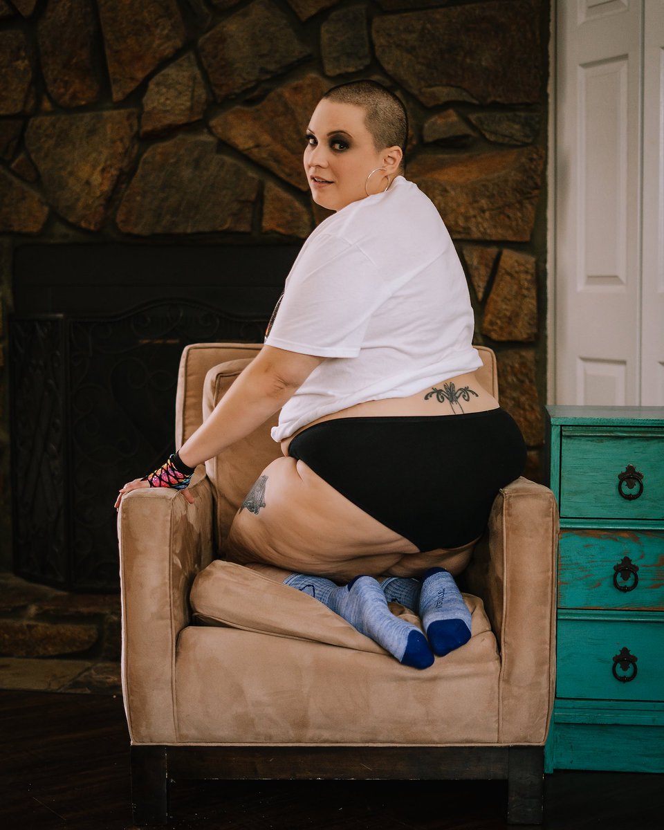 RainbowTatGirl's tweet photo. Be brave. Be yourself. ππ
#realbody #cellulite #fatisnotabadword #fatbabe #fatandbeautiful https://t.co/0gw4O8asbY