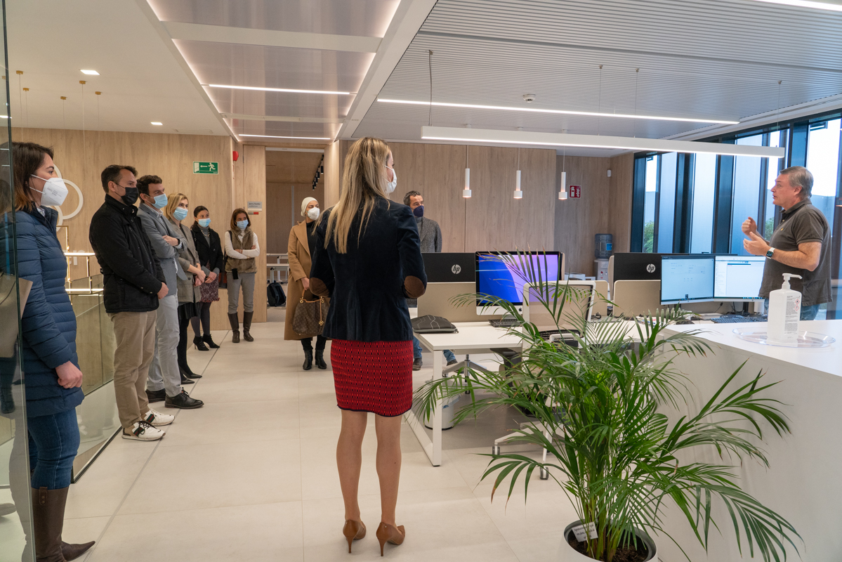 StollerEurope's tweet image. 🏢Today we had the pleasure of welcoming the students of @fundesem Executive MBA to our facilities. During their visit they had the opportunity to get to know our offices, the production plant and the laboratory, as well as the entire @stollereurope team.

#ThisIsKnowledge