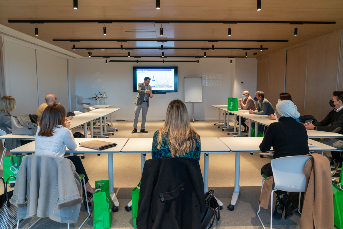 StollerEurope's tweet image. 🏢Today we had the pleasure of welcoming the students of @fundesem Executive MBA to our facilities. During their visit they had the opportunity to get to know our offices, the production plant and the laboratory, as well as the entire @stollereurope team.

#ThisIsKnowledge