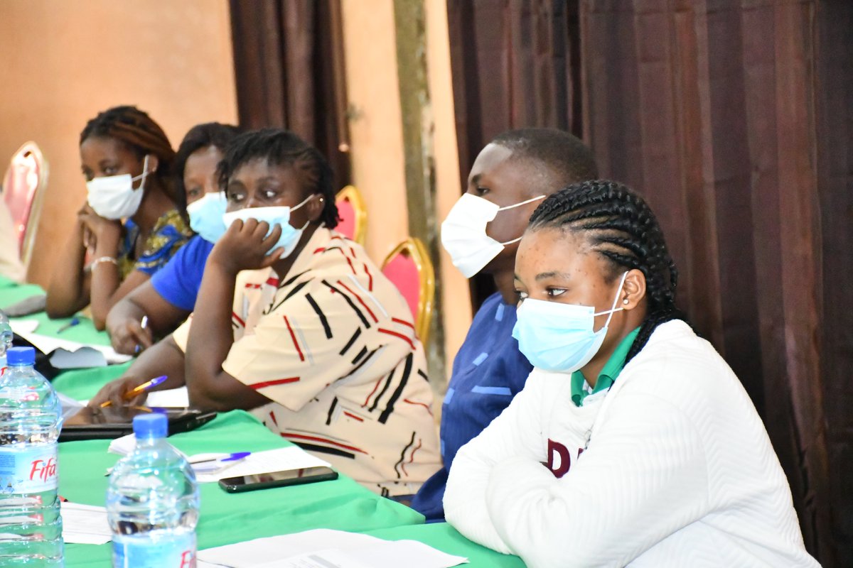 PlanIntlBenin's tweet photo. Atelier de contractualisation avec 15 organisations de jeunes pour financer leurs projets pour le compte de l'année fiscale 2022 afin d'accroître notre impact et capacité d'influence au sein des organisations de jeunes. https://t.co/q3QfV4dWjs