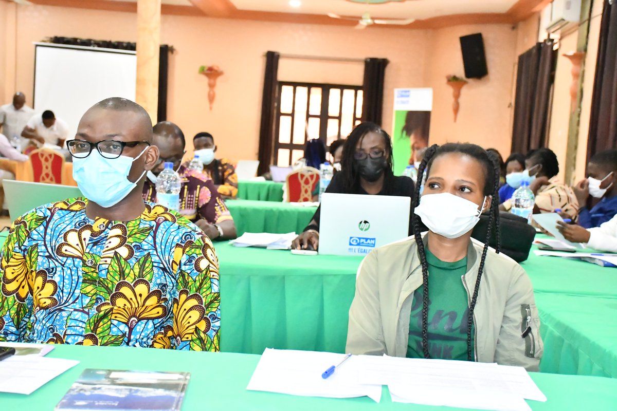 PlanIntlBenin's tweet photo. Atelier de contractualisation avec 15 organisations de jeunes pour financer leurs projets pour le compte de l'année fiscale 2022 afin d'accroître notre impact et capacité d'influence au sein des organisations de jeunes. https://t.co/q3QfV4dWjs