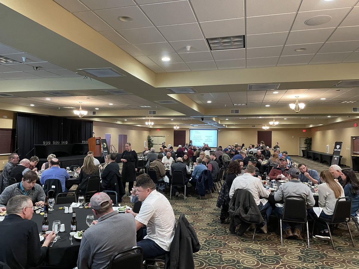 WarrenCoulter's tweet photo. @pioneerseeds territory plot appreciation banquet in Broken Bow, Nebraska last night. Great turnout for us to show appreciation to all of our plot cooperators. Thanks farmers. https://t.co/XFt5Ghan25