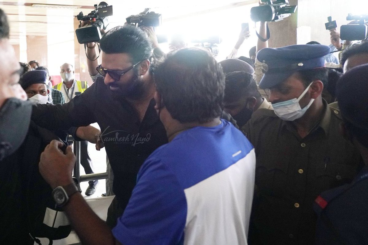 Prabhasfan's tweet photo. #prabhas #ThankyouSriYSJagan 🎉
#RadheshyamArrivesin1Month 
@LakshmiManchu https://t.co/ISwwP8v1Pu