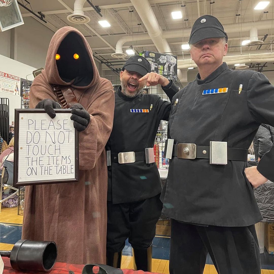 A hard lesson learned for this Jawa: de not try to scavenge any items on display. 

DZ-66632, ID-48415, and ID-73168 from the @501st_NER 

#501st #501stLegion #StarWars #ImperialOfficer #ImperialOfficerCorps #IOC #kraytclandetachment #jawa #DutyHonorEmpire #BadGuysDoingGood