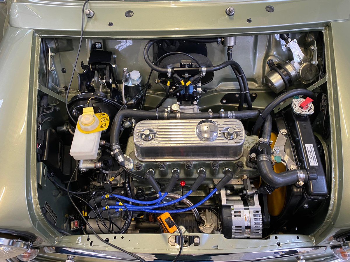 ClassicRetrofit's tweet photo. Our unique electric air conditioning system is fitted to more than just Porsche 911s. Here’s a superb classic Mini installation we recently commissioned: https://t.co/rRXs8XA8Go https://t.co/rDNILNIHSZ