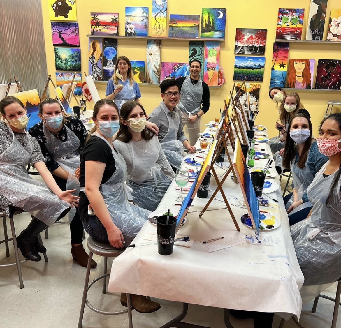 WashUMedIMRes's tweet photo. Wow!!! We knew we had some talented physicians #HereWithUs but had no idea we had so many talented ARTISTS too!
Our residents really showed their skills at our #Funuary Wine and Paint class!
#wellness #WineWednesday https://t.co/faNk5gSxia