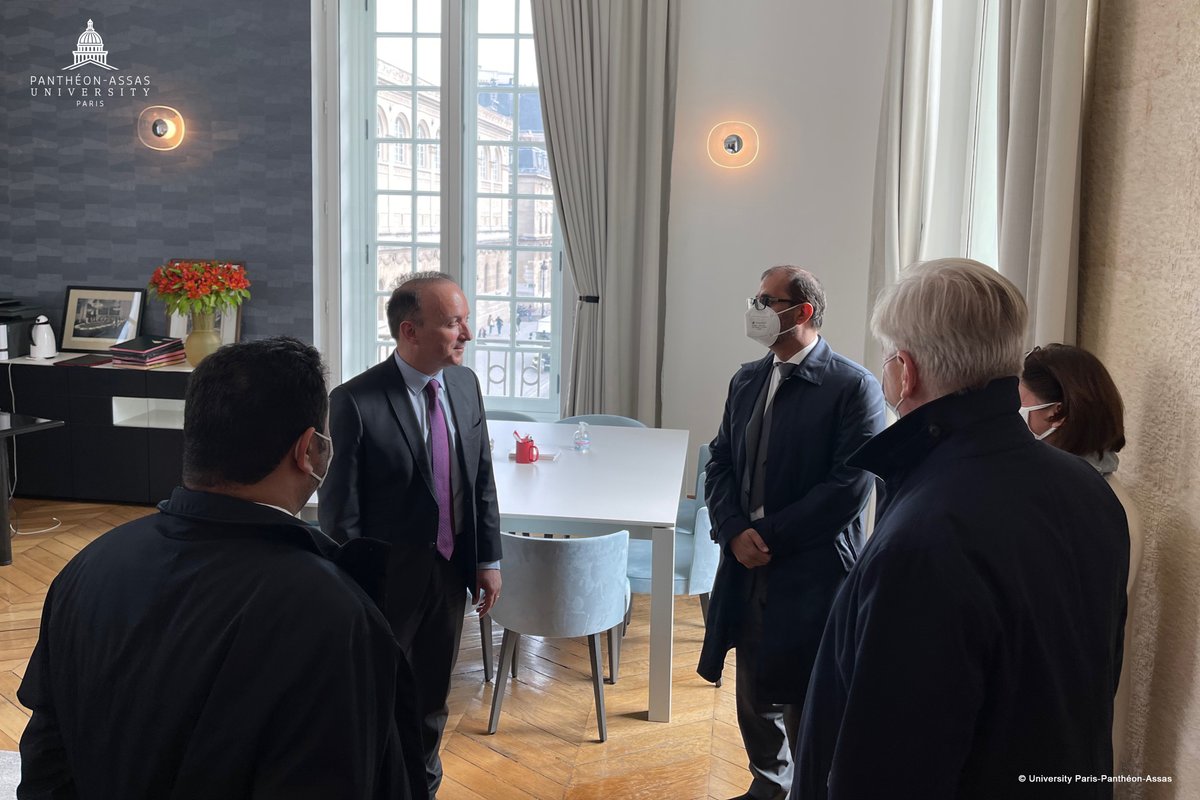 AssasIntl's tweet photo. #DubaiAssasILS The president of @AssasUniversite
@SBraconnier welcomed the Minister of Higher Education of the United Arab Emirates HE Hussain Al Hammadi with Guillaume Leyte, president of @AssasILS and Dean of the #Dubai campus at the Panthéon center
#AssasILS #AssasUniv https://t.co/SDZvm3i8As