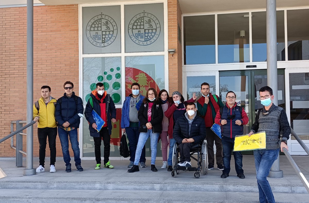 UniverDIuja's tweet photo. Visitamos las actividades e instalaciones deportivas de la Universidad de Jaén @ujaen  del Servicio de Actividades Físicas y Deportivas #SAFYD @UJA_Deporte que se encarga de completar, mediante la práctica deportiva y saludable, la educación integral del alumnado.🎾⚽🏀⚾ https://t.co/QewjXJvAW5