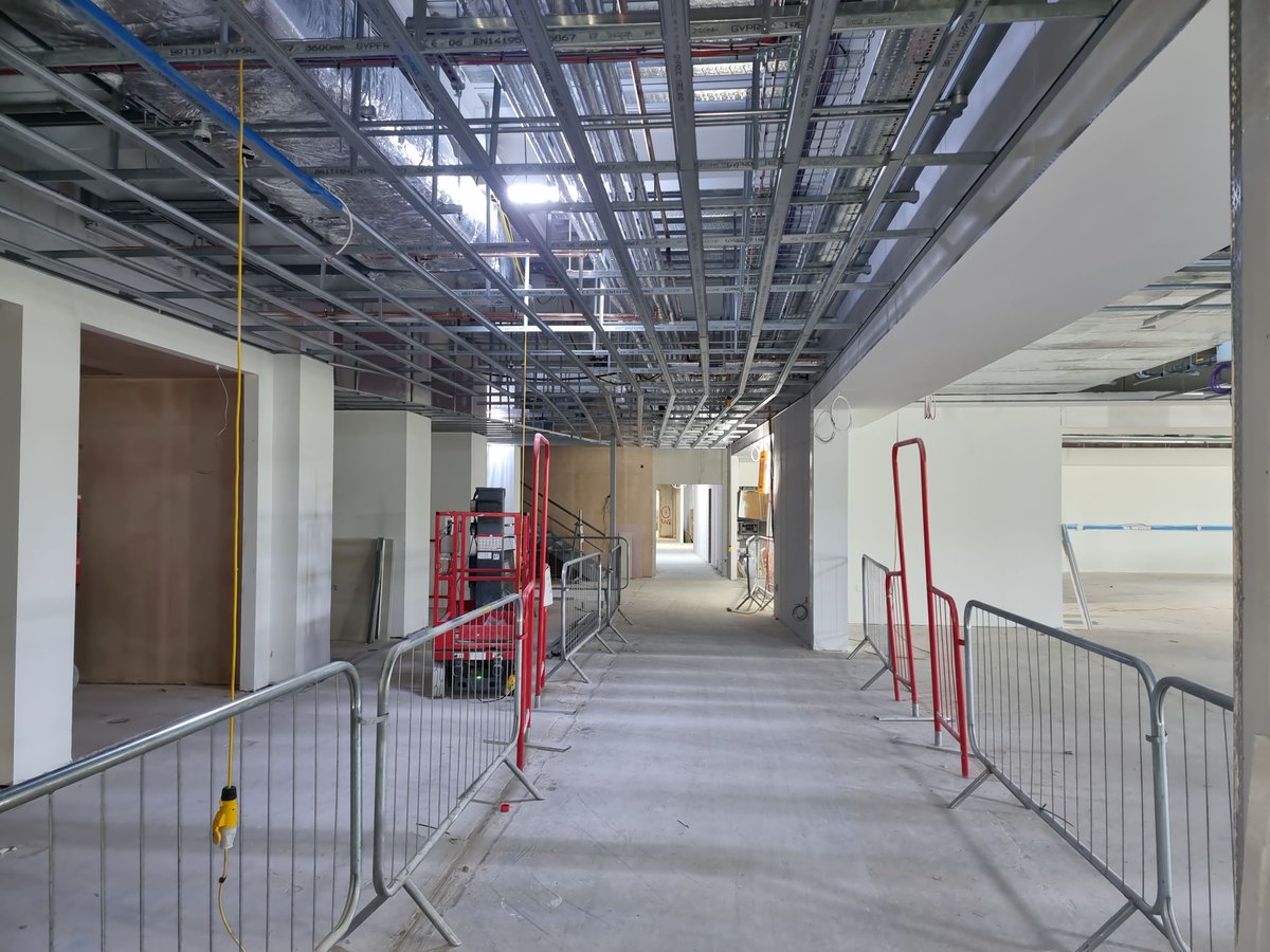 Works are progressing diligently at Alderley Park Blocks 24, 23 &amp; 19D. The internals are well advanced with M&amp;E, partitions and plastering throughout. MF &amp; Grid ceilings and decorations have commenced in numerous areas.

#loveconstruction #commercial #alderley