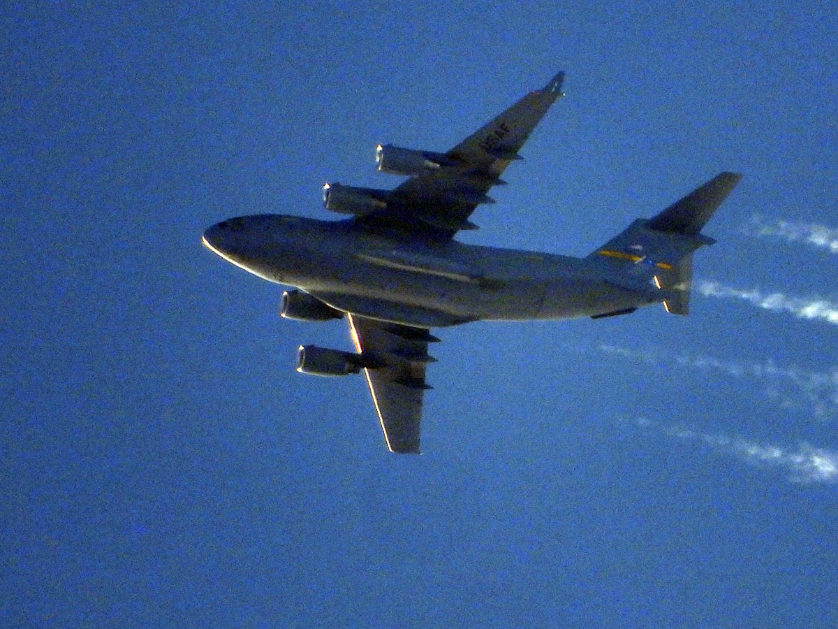 NWSAcaster's tweet photo. @angegarrod @Dunibear @johnbilcliffe @Sx60Contrails @SpotterPD @NCLairpics @marshn282 @cvvhrn Couple of USAF C-17's 07-7180 (RCH251) Yesterday and 07-7181 (RCH798) today GAF820 A-310 10+25 today and Austrian B767 OE-LAE also today all from the garden in Thornton https://t.co/AB8lTY0iPa