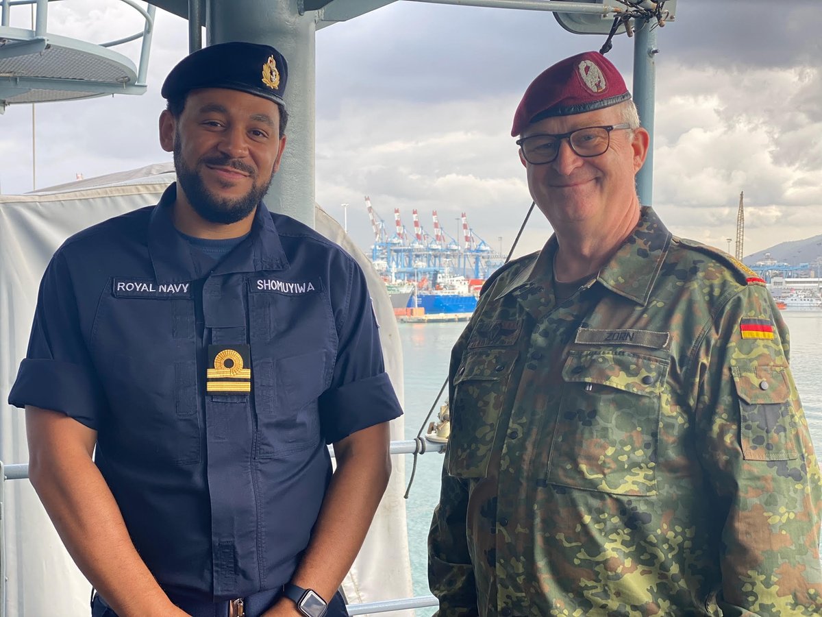 🇩🇪🤝🇬🇧 Aboard German frigate FGS Bayern, Lieutenant (Royal Navy) Theo Shomuyiwa works as a liaison officer, pictured here together with Germany's Chief of Defence General Eberhard Zorn at a recent port visit in Haifa, during FGS Bayern's return from her Indo-Pacific deployment.