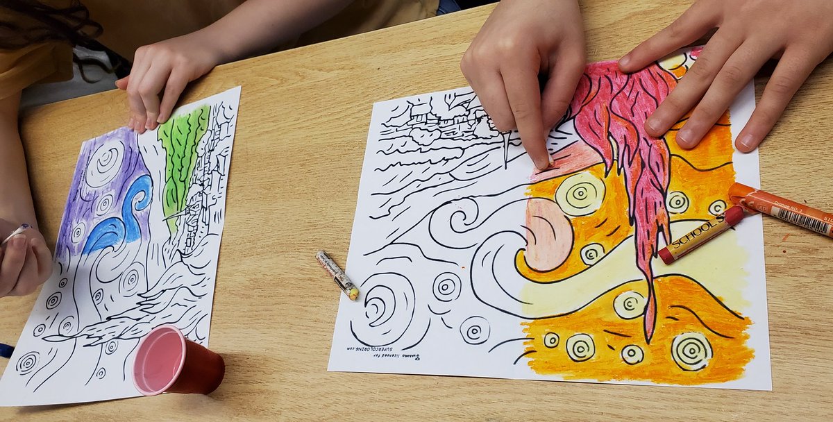 OakVisual's tweet photo. Grade 9's experimenting with colour schemes and chalk vrs oil pastels.  Great start to a new semester! https://t.co/WfmvdS2wq7