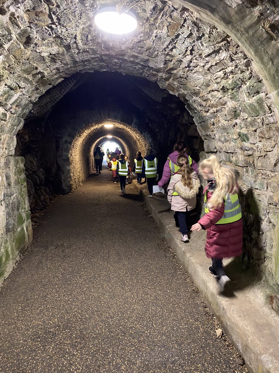 Year 2 planned their journey to the village and used a map to complete their route. They decided to visit the Lonely tree, walk through the tunnels and finally to the park. Also, we completed one of our ‘Fifty activities before Blwyddyn 6’.#FABB6 @MySaundersfoot