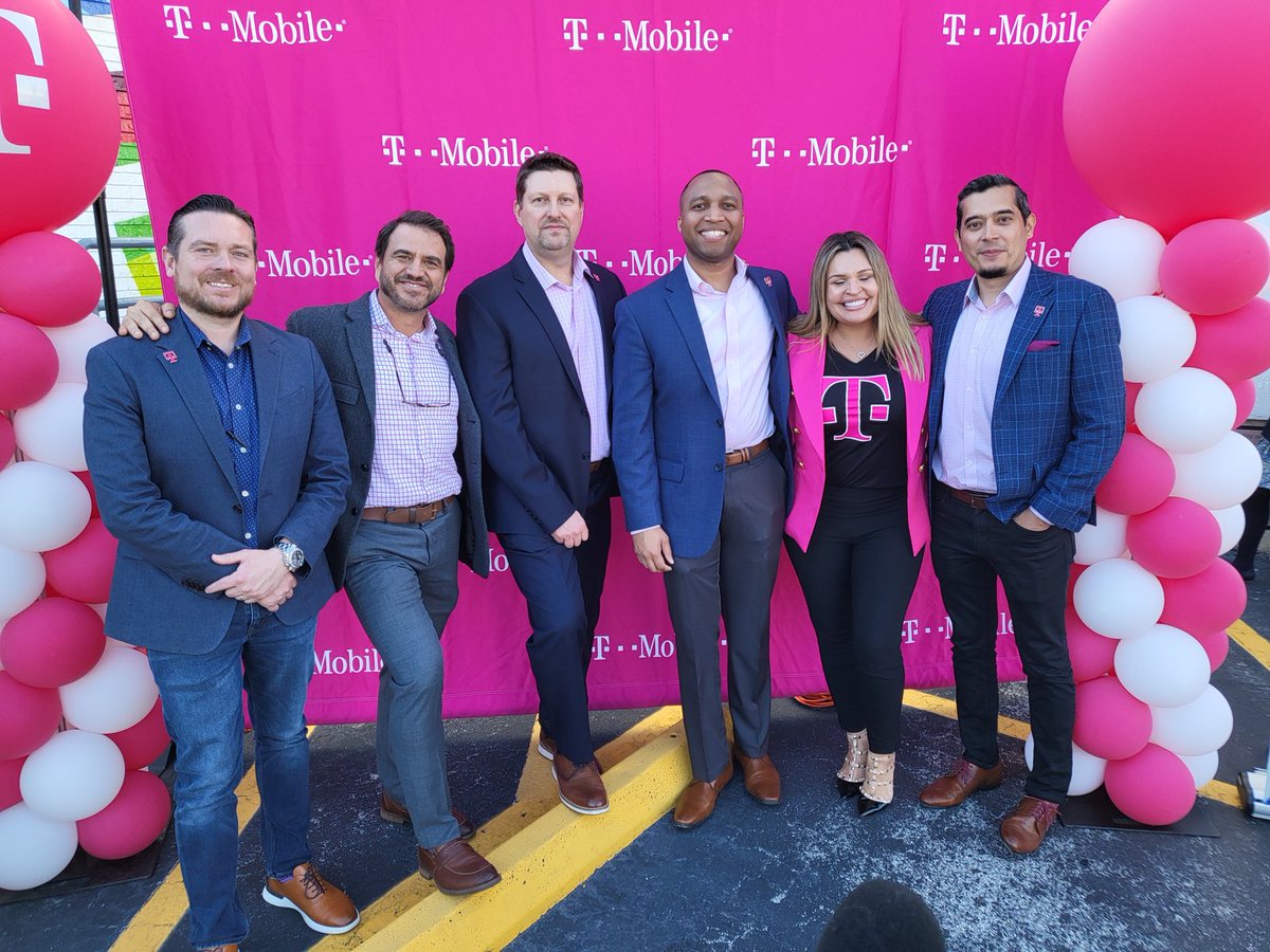 vargaspilot's tweet photo. Excited about the partnership with Harris county, as we connect 40,000 families with 5G technology. My local Houston team is doing phenomenal and impactful work, very proud! https://t.co/Z1AAhx4eLM