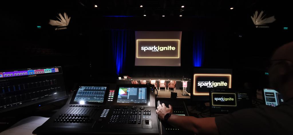 Setting the stage for #WDSpark2022. Looks incredible! Well done <a href="/spacentre/">Royal Spa Centre & Town Hall</a> Tech Team! 👏