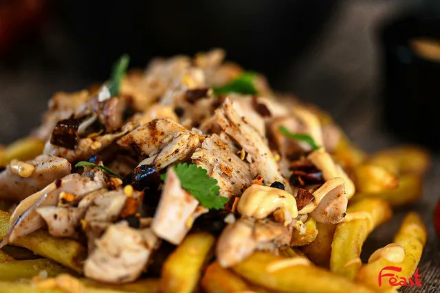 Witan_Studios's tweet photo. This week @ Witan Studios is the fabulous Feast!!! 
⭐️Special - Texan Smoked Chicken with confit smoked garlic slaw...
In the Courtyard between 12pm-2pm!!
#Feast #SupportLocal #LetReady #LoveMK 💖 https://t.co/PJoI7K0Vrl