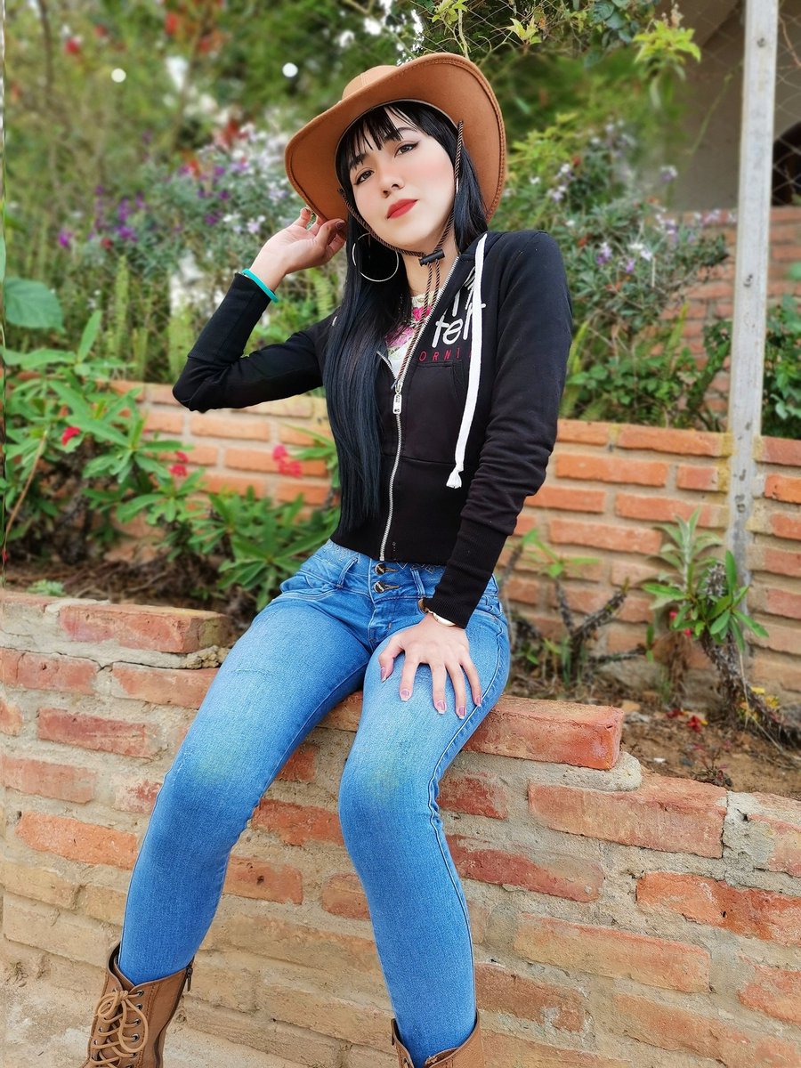 ⓘ Este usuario necesita más seguidores. ):
🌾 ¿Nos seguimos? 🌾
     Mutual Followers. 
       "❤️ + 🔃 + 💬"