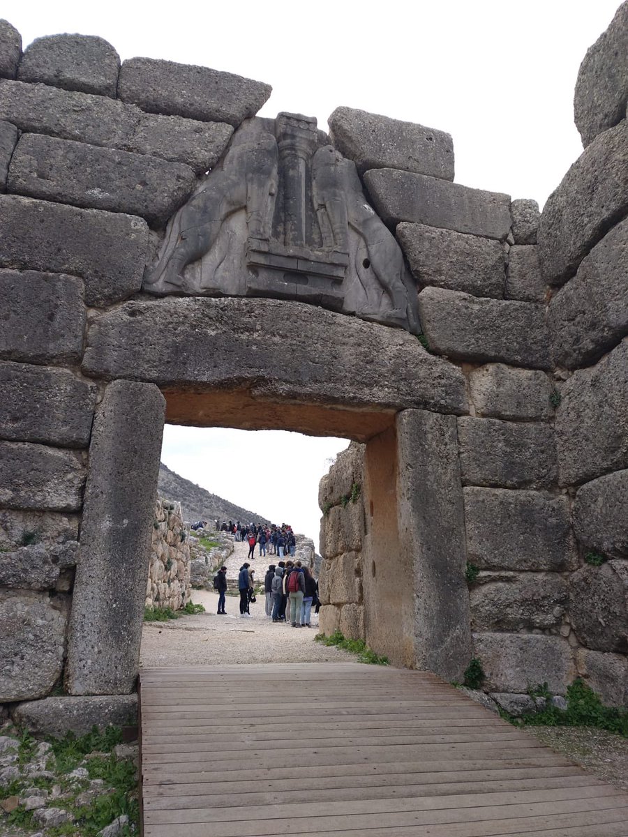 Homer escriuria la vostra història. Els déus mai coneixeran el que heu suat per arribar fins aquí. Promoció 2016-2022, Sounio és vostre.