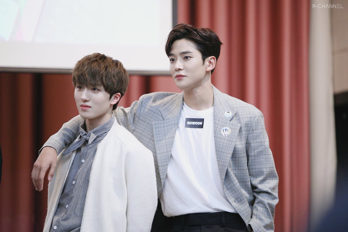 R_CHANNEL1005's tweet photo. 180304 김포 로운. 찬희

#sf9 #로운 #김석우 #ROWOON #金路云 #ロウン #찬희 #강찬희 #CHANI #チャニ #姜澯熙 https://t.co/tdJvefr6KW