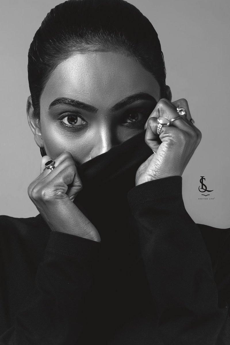 morepooja25's tweet photo. Dark is beautiful 🌚

MUA: @israsmakeupartistry 
Shoot by: @_shutter_life_ 
Location: @supernovaphotos_fashion 

#darkskin 
#duskymodel 
#duskybeauty 
#browngirl 
#brownisbeautiful 
#punemodels 
#modellingagency 
#modellingshoot https://t.co/dohNLHVcDl