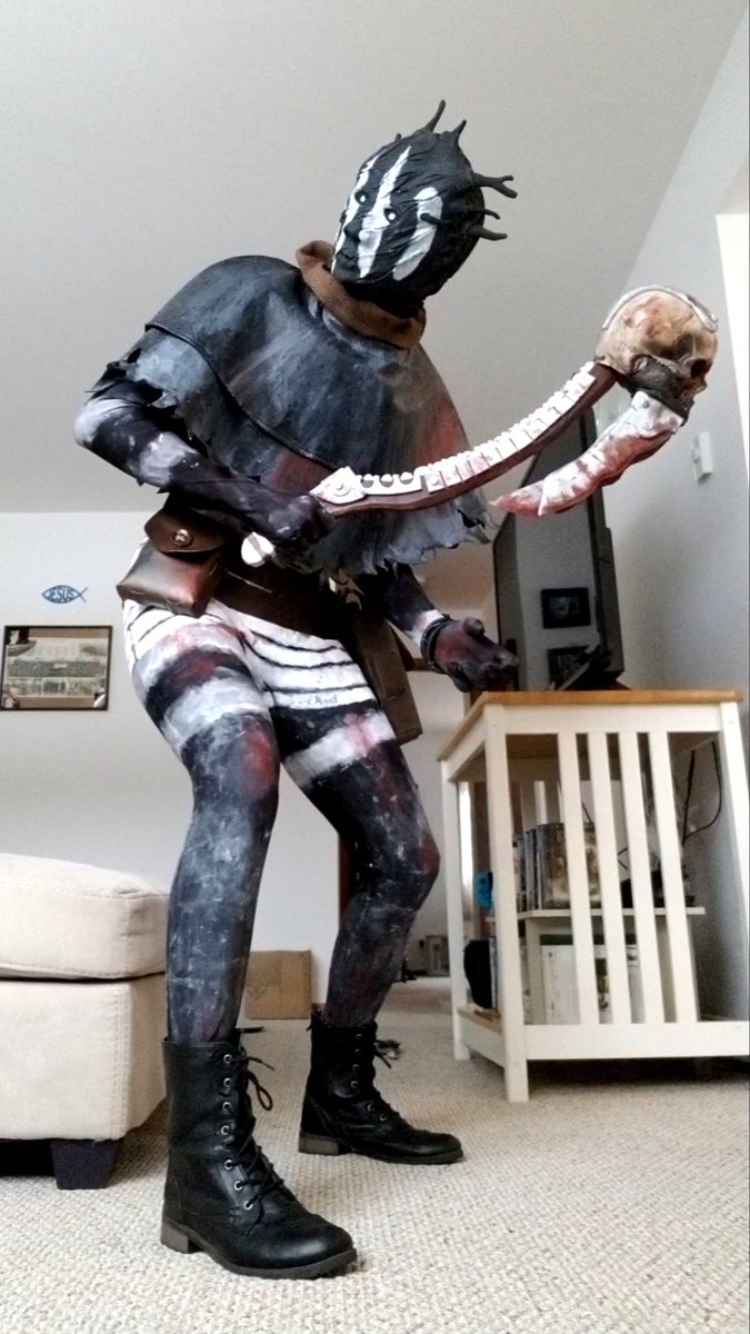 SlugLawd's tweet photo. Bing bong! 🔔

Just finished this fella up today in time for Anime Milwaukee!

#wraithdbd #DeadbyDaylight #deadbydaylightcosplay @DeadByBHVR https://t.co/K1RPcgac1I
