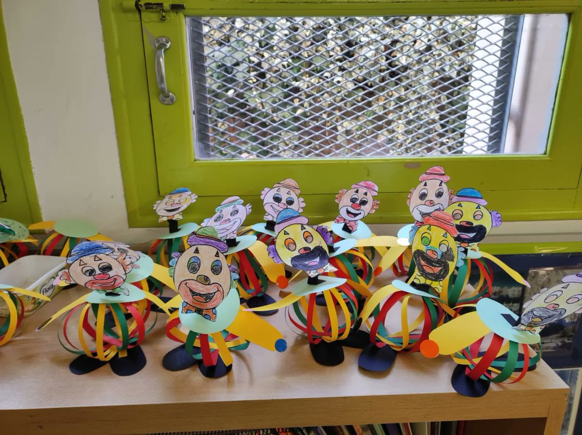 epiasabadell's tweet photo. PALLASSOS DE CARNESTOLTES
Els nens i nenes de P5 del TEMPS DEL MIGDIA hem estat treballant de valent preparant aquests pallassos tan divertits pel carnestoltes.
#TEMPSMIGDIAPIASABADELL https://t.co/QWMyTz2q9o