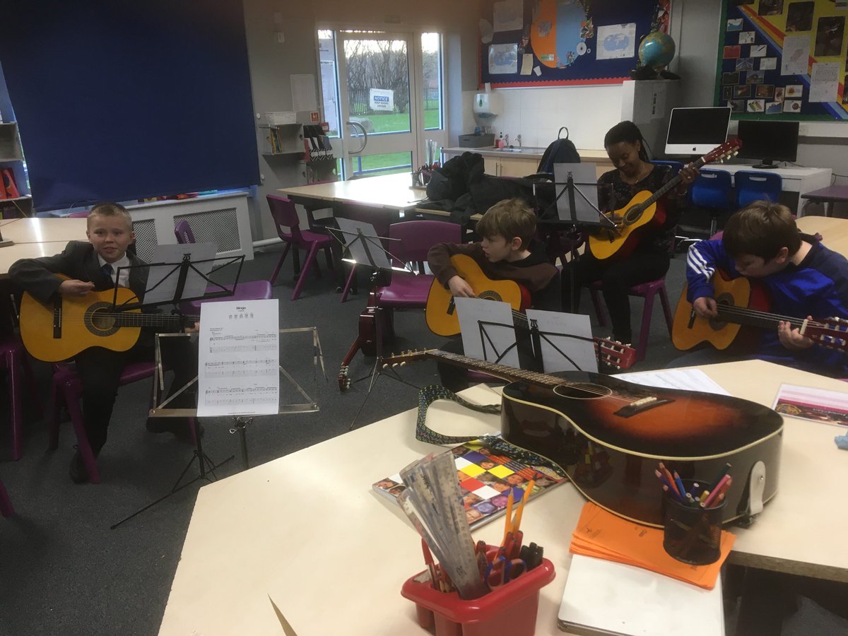 Windmill6MA's tweet photo. Lovely 😊 Guitar 🎸 Club Action #MusicFederation https://t.co/vrVoJuKn3w
