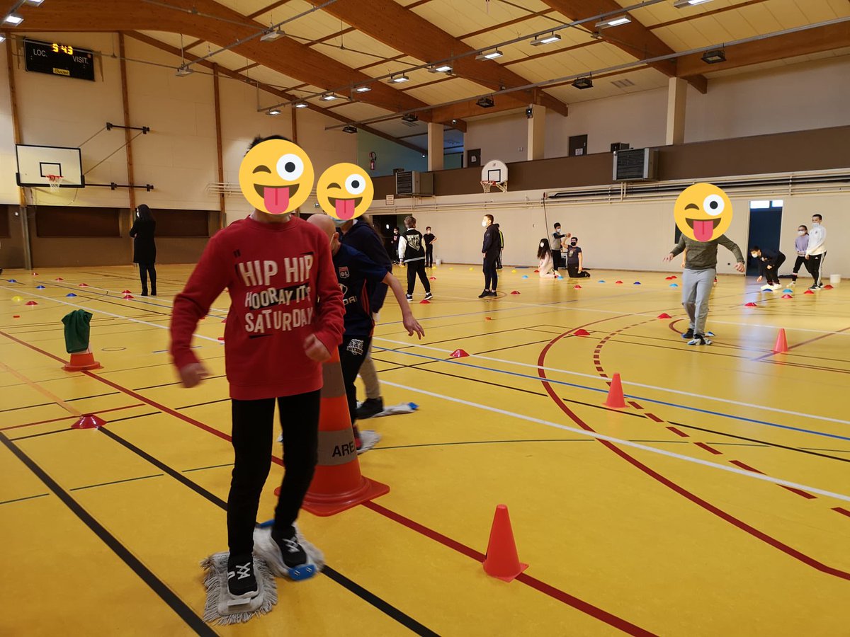 Jeux olympiques à l’école Victor Hugo. Coopération, partage et plaisir!! #eps #CircoPDCH