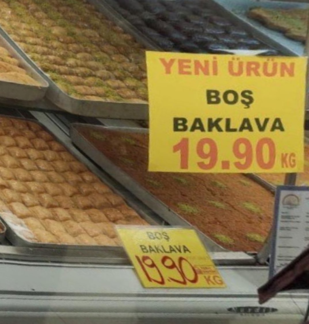 Türkiye'de 'boş baklava' satışları başladı.