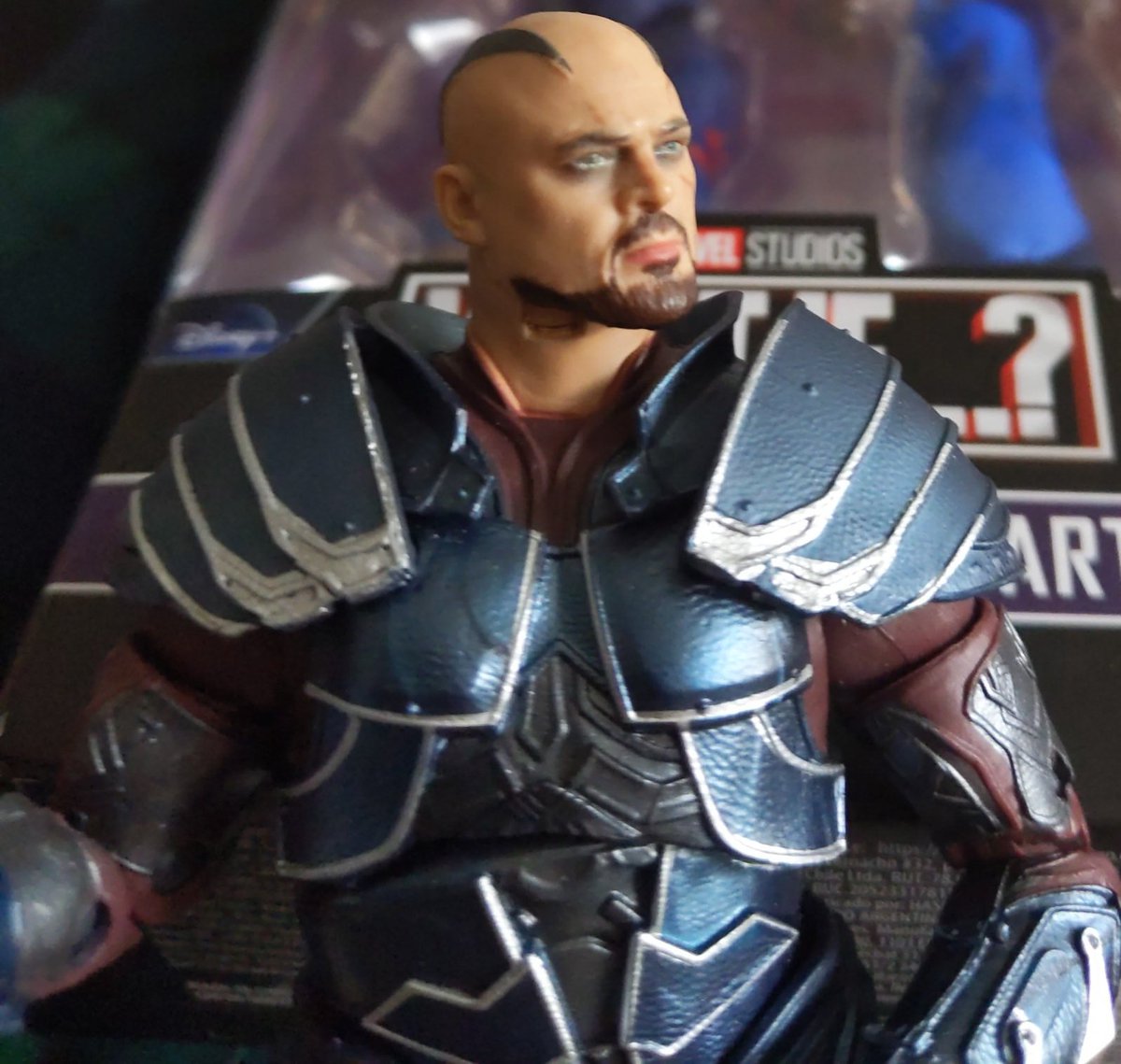 Is it just me or does the action figure of Karl Urban in Thor look like @CoreyRForrester in makeup? https://t.co/QYZYbKGHWc