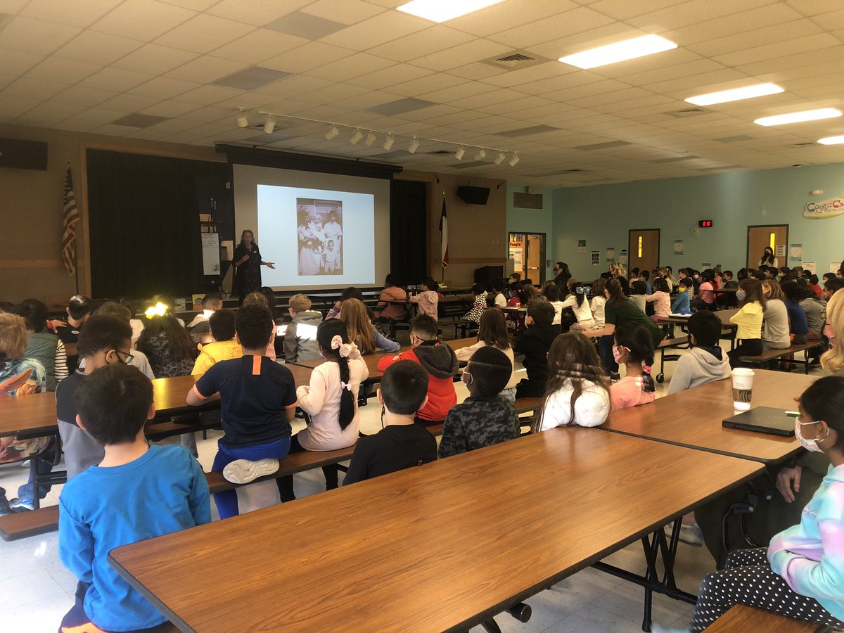 Thank you @jollyvillePTA for helping bring author Kelly Bennett to Jollyville for our 2-PK students. We all had a blast this morning!