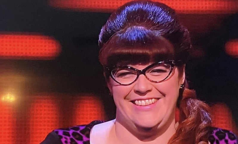 #TheChase' s #JennyRyan unrecognisable as she sings duet with drag queen in London boozer
https://t.co/0v6X0xdKfP https://t.co/knS0sA9LjJ