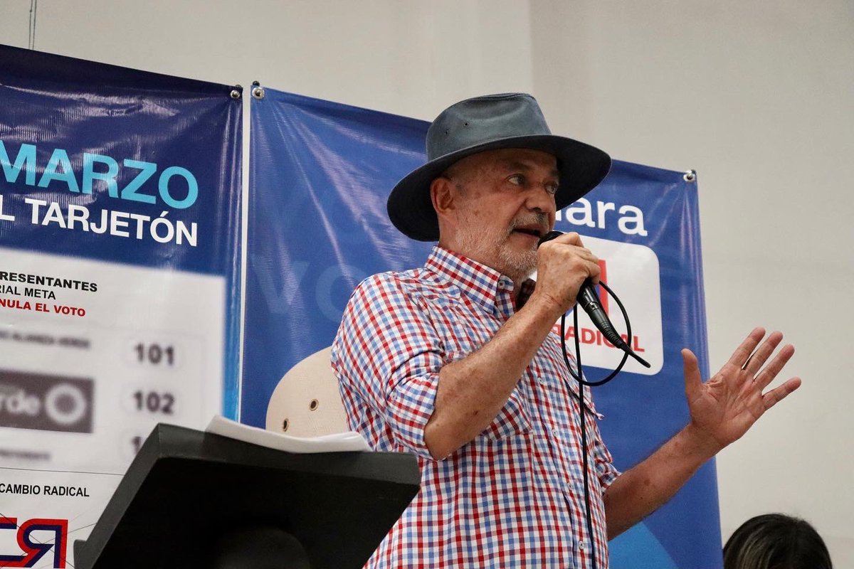 JaimeRCamara's tweet photo. ¡Mil gracias #Granada!

Otra emocionante jornada junto a la comunidad de la capital del Ariari junto al hijo de su tierra, @jorgeovidiocruz mi coequipero.

Seguimos adelante con paciencia, prudencia y fe.

#NuestraMetaEsElMeta
#EquipoPorElMeta
#YoVotoCambioRadical
#elecciones2022 https://t.co/vjvN0o9a3q