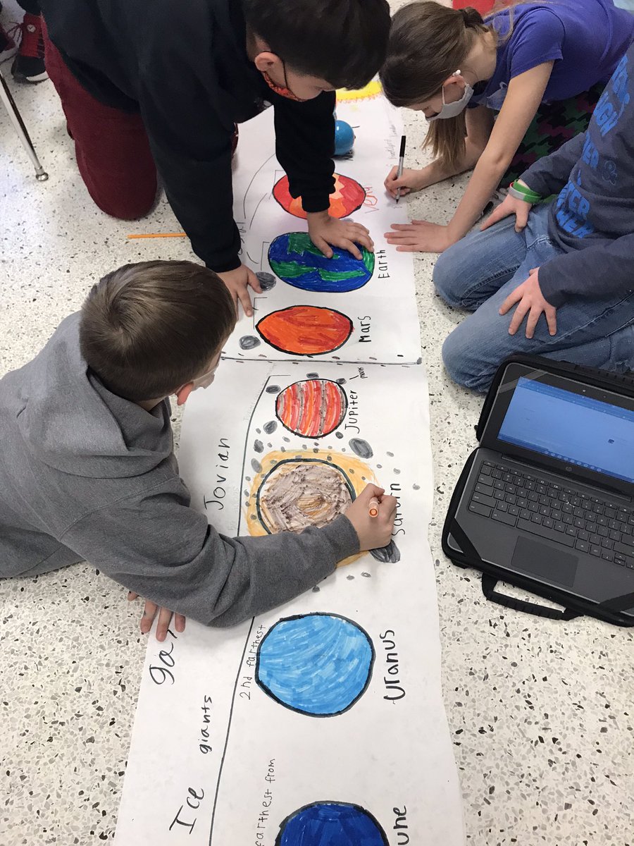 Beth_SmithTECH's tweet photo. Today @WoodchuckWorld coded DASH ROBOTS to travel the solar system, giving facts at each planet  🌏. It was EPIC!  @WoodchuckWorld @cbrogangrt #vbits #imisspluto https://t.co/5qQdtkMIt1