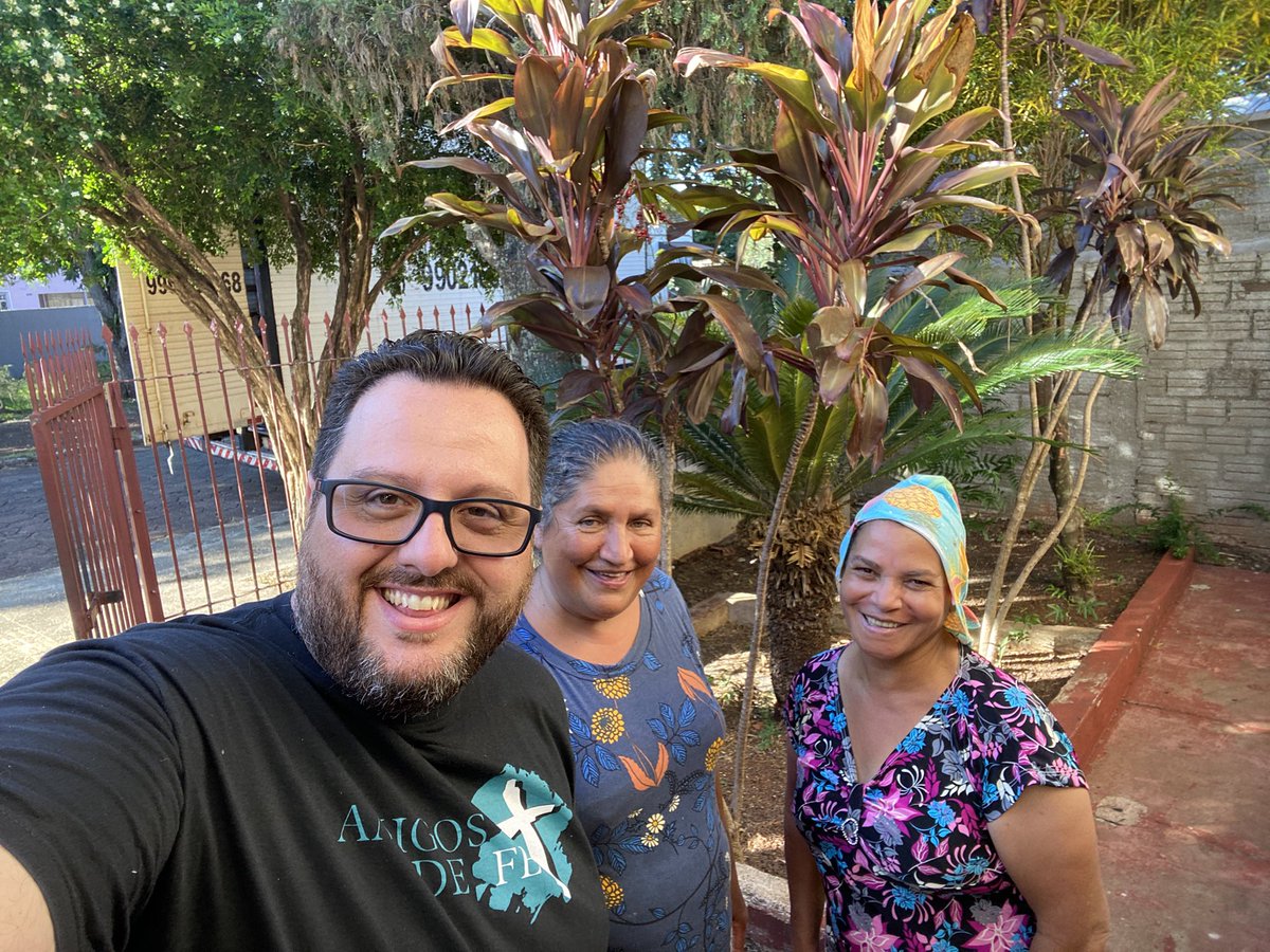 prguilhermemota's tweet image. O que te motiva?
#Visitar
#Orar 
#Pregar 
Hoje tive a alegria de visitar a irmã Neusa, que a 40 anos serve o Senhor Jesus!