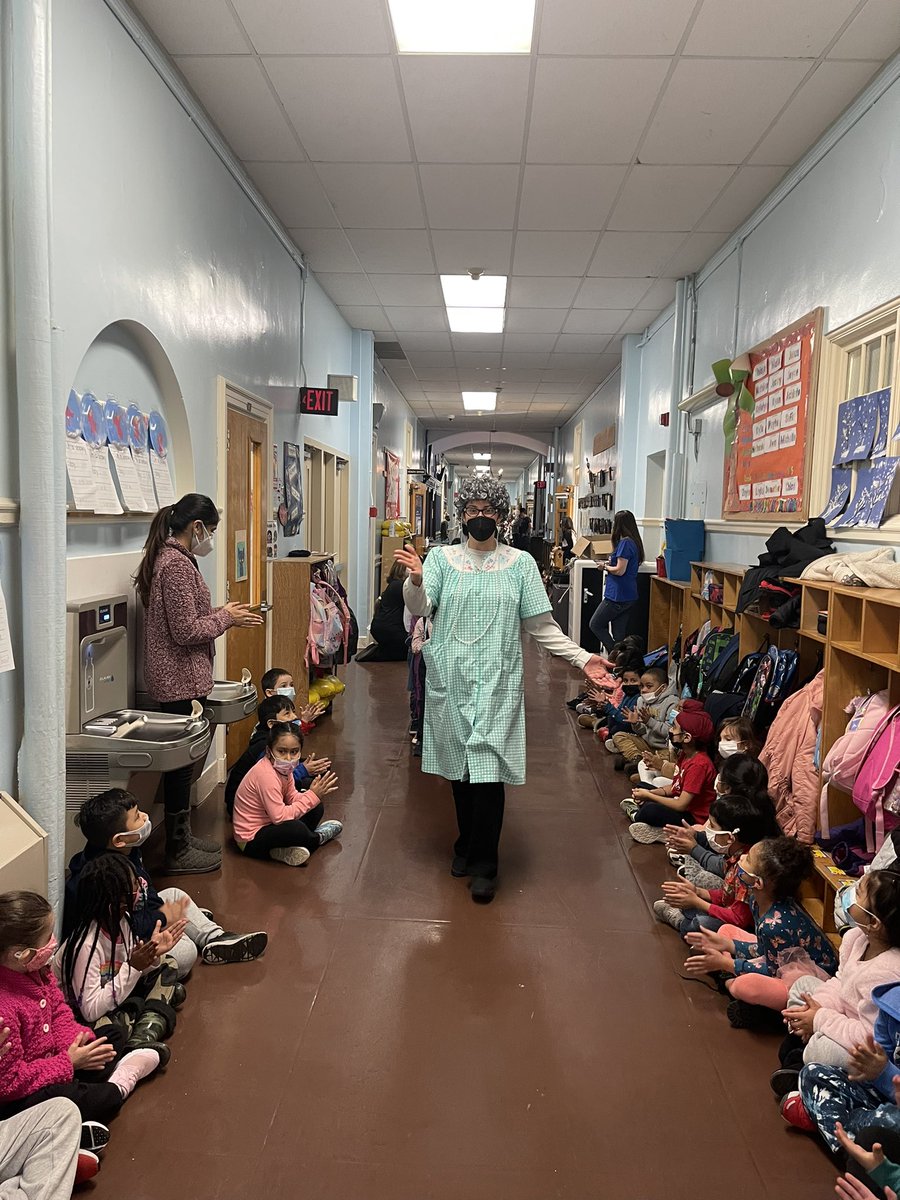 Fairmount first grade students and teachers celebrate the 100th day of school with a parade! 
#CometStrong 
#FairmountStrong 
#CometPride