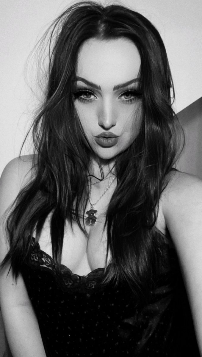 Eva Kopecká tweet media