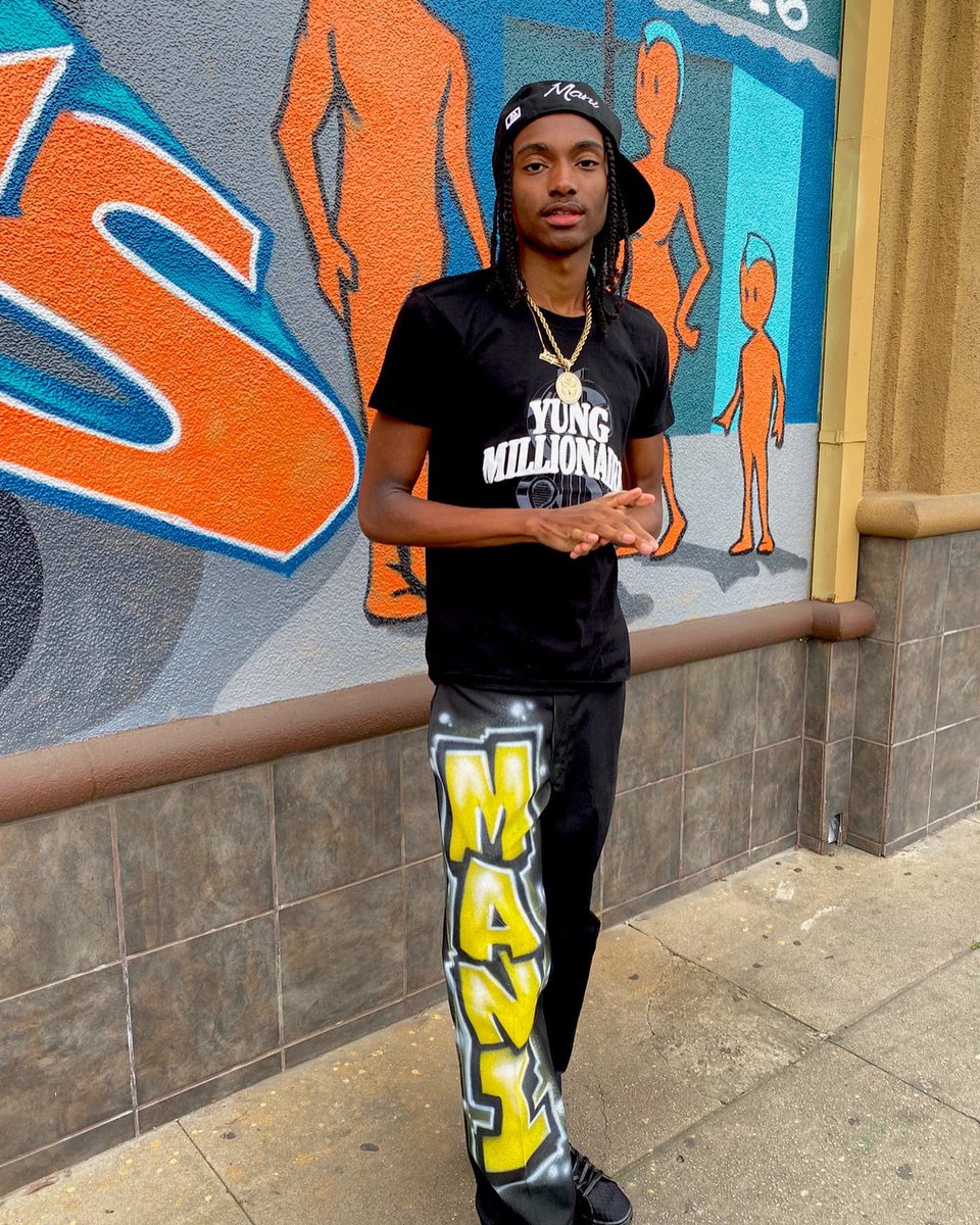 darealmani_'s tweet photo. Da Don is Back, maybach coupe iz back #flycityent https://t.co/8n9nUTHpZ9