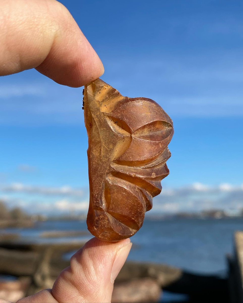 FraserRiverFind's tweet photo. #fraserriverfinds
#fraserriver #trianglebeach
#beachglass #itglows https://t.co/MAwsxWTsF5